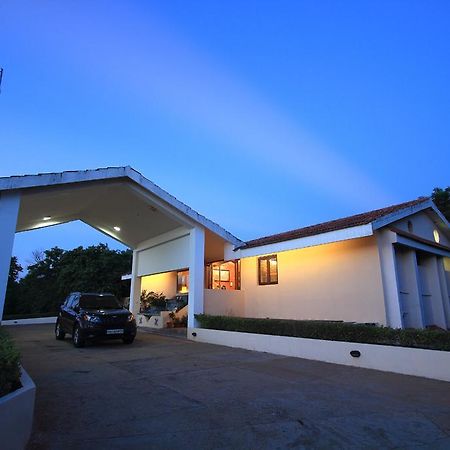 The Ashok Beach Resort Ποντισερί Εξωτερικό φωτογραφία