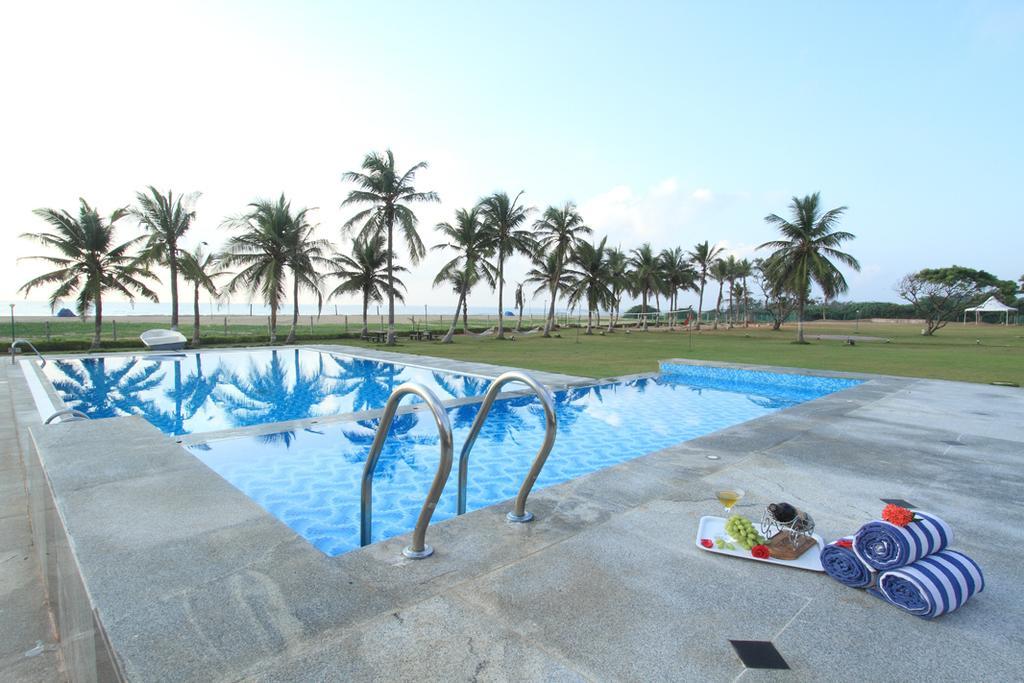 The Ashok Beach Resort Ποντισερί Εξωτερικό φωτογραφία