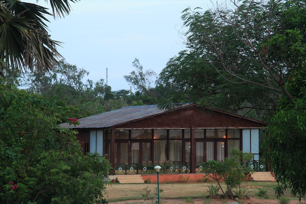 The Ashok Beach Resort Ποντισερί Εξωτερικό φωτογραφία